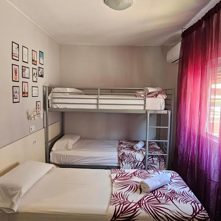 Hostal La Cabaña - Habitación Triple - 17
