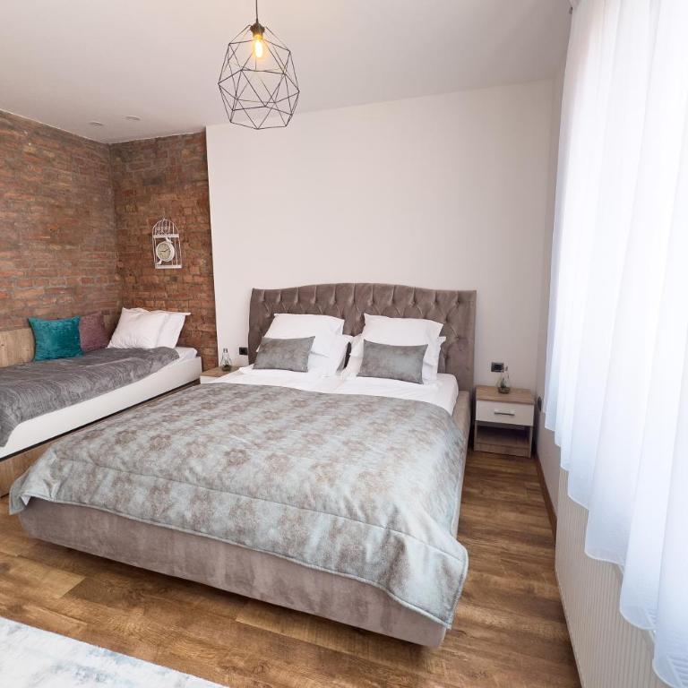 Luxurious and Cosy Brick Apartment - Free private parking - One-Bedroom Apartment - 12