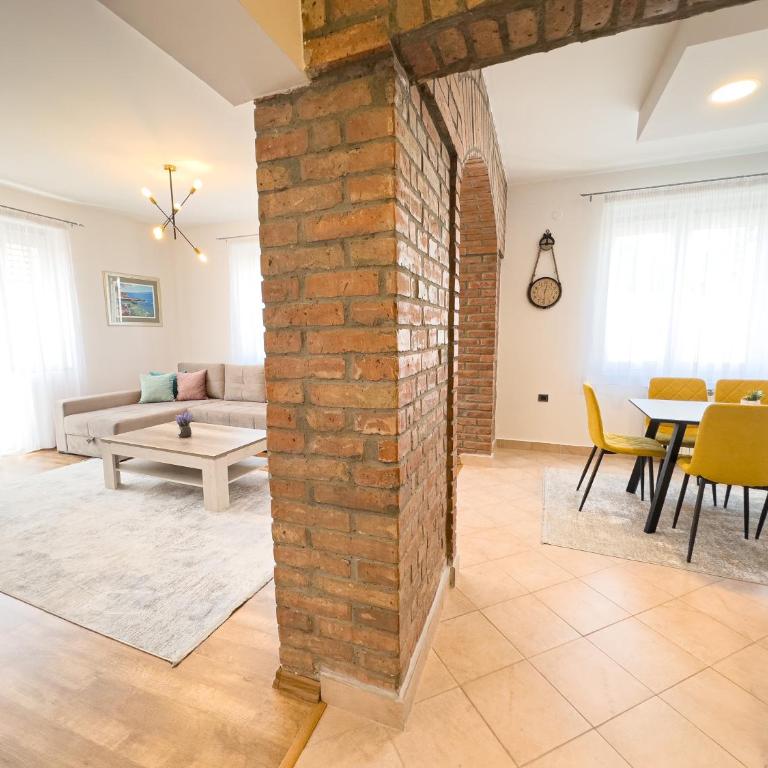 Luxurious and Cosy Brick Apartment - Free private parking - One-Bedroom Apartment - 3