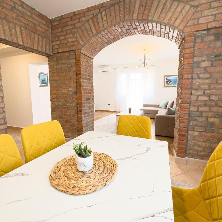Luxurious and Cosy Brick Apartment - Free private parking - One-Bedroom Apartment - 21