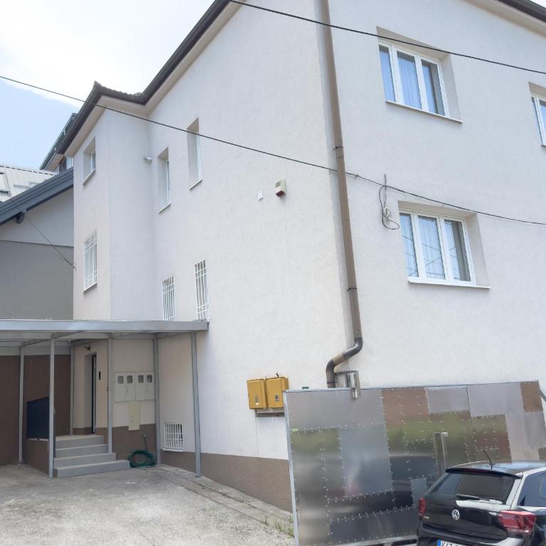 Luxurious and Cosy Brick Apartment - Free private parking - One-Bedroom Apartment - 35
