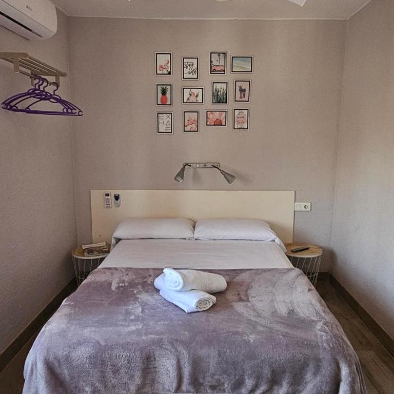 Hostal La Cabaña - Habitación con cama grande - 12