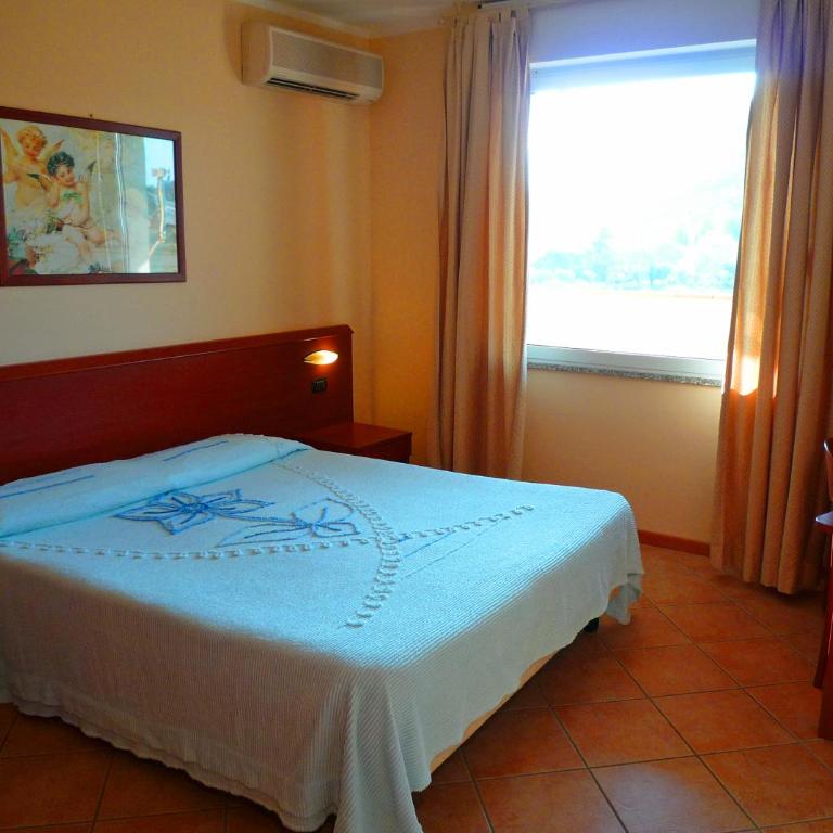 Residence Miralago Rooms & Apartments - Camera Familiare Grande (2 Adulti + 2 Bambini) - 5