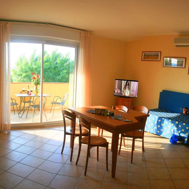 Residence Miralago Rooms & Apartments - Camera Familiare Grande (2 Adulti + 2 Bambini) - 7