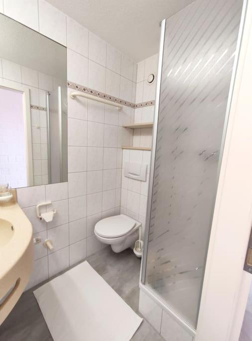 Sauna, Pools mit XXL-Terasse oder Kinderkino - Apartment mit 1 Schlafzimmer - 16