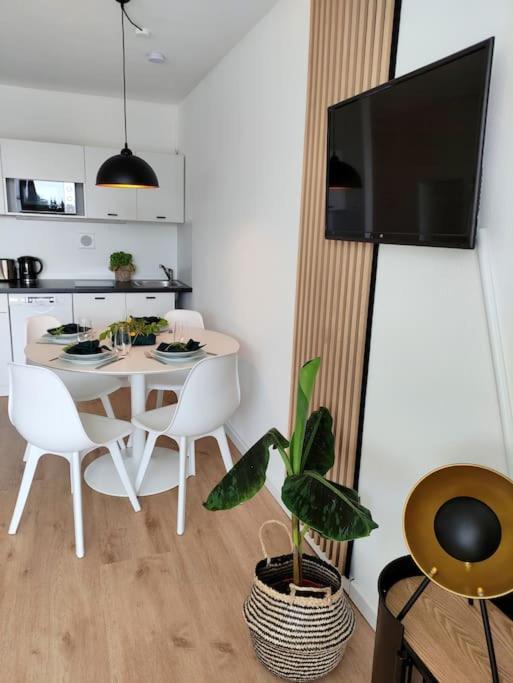 Sauna, Pools mit XXL-Terasse oder Kinderkino - Apartment mit 1 Schlafzimmer - 10