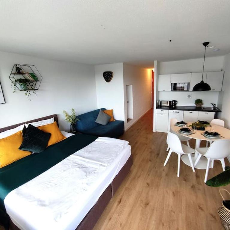 Sauna, Pools mit XXL-Terasse oder Kinderkino - Apartment mit 1 Schlafzimmer - 19