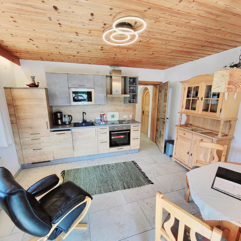 Schickster Sky Lodge und Chalet Rossi - Apartment mit Blick auf die Berge - 7