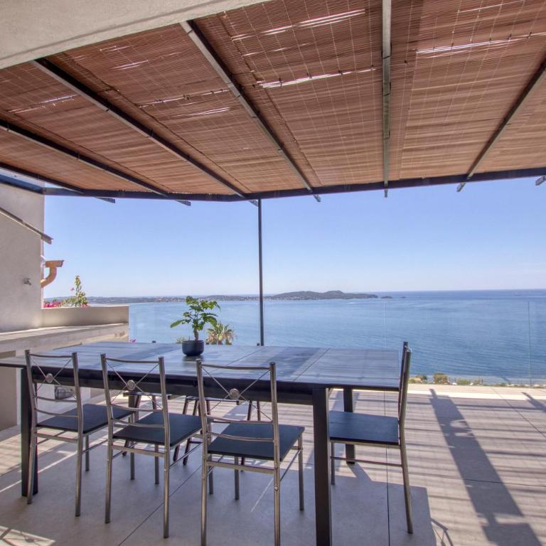 VILLA L'OISEAU BLEU 220m2 VUE MER 180, GIENS & Porquerolles - Studio - Villa - 1