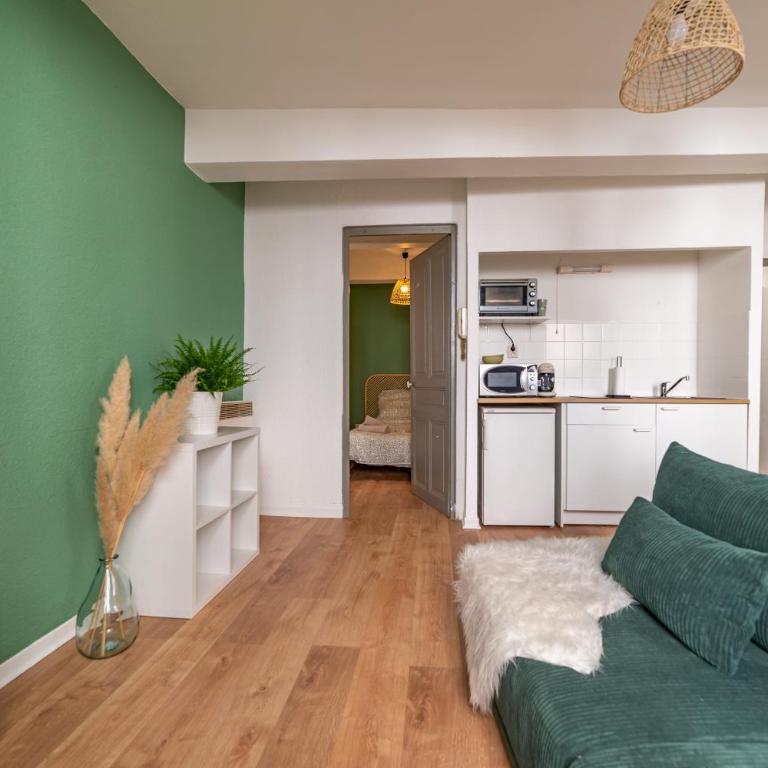 Centre ville - Proche des Arènes et de la Maison Carrée - Apartamento de 1 dormitorio - 3