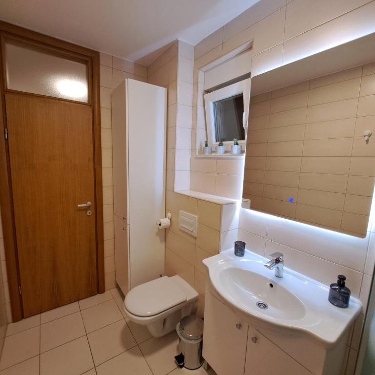 Apartman NOLA-Mostar Cityscape Retreat - One-Bedroom Apartment - 7