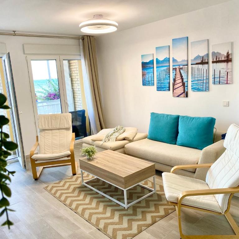 Blue house 1ª linea playa - Three-Bedroom Apartment - 12