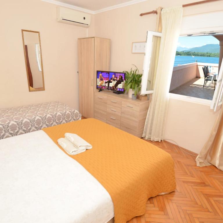 Stradioti Apartments - Trokrevetna Soba sa Kupatilom i Zajedničkom Kuhinjom - 3