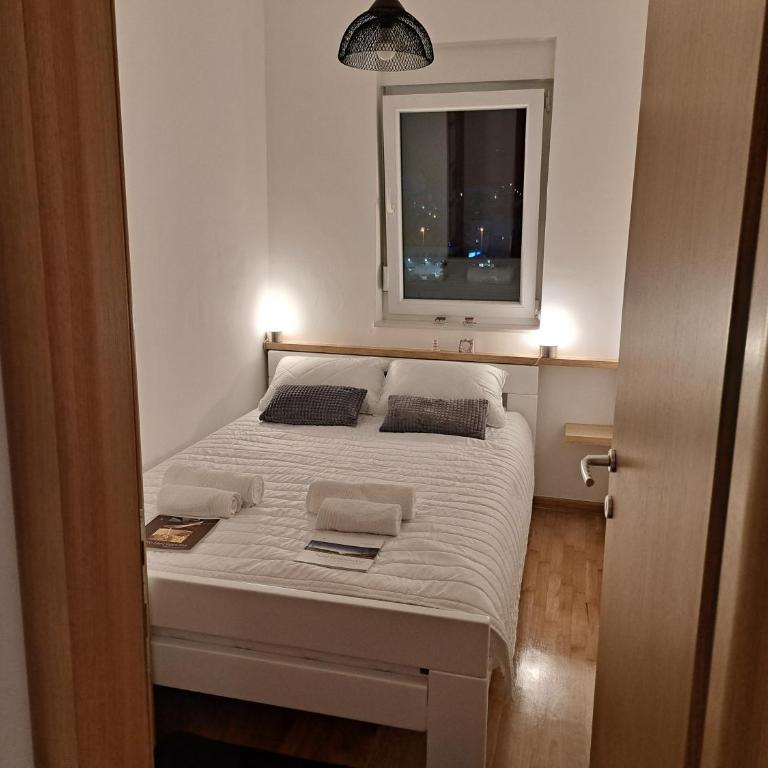 Apartman NOLA-Mostar Cityscape Retreat - One-Bedroom Apartment - 9