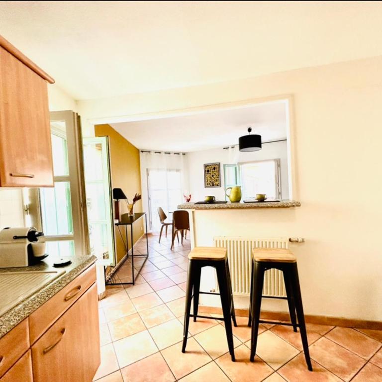 Le Sébastopol -Très Bel appartement en plein centre de Beziers-Wifi - Appartement 2 Chambres - 5