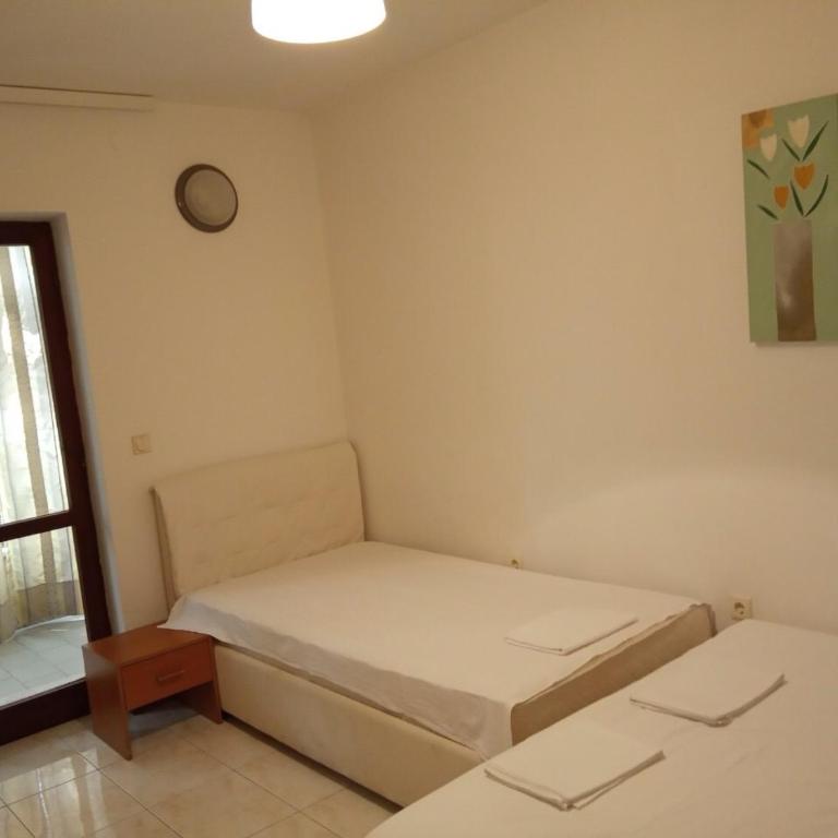 Solar Apartments - One-Bedroom Apartment with Terrace - 2
