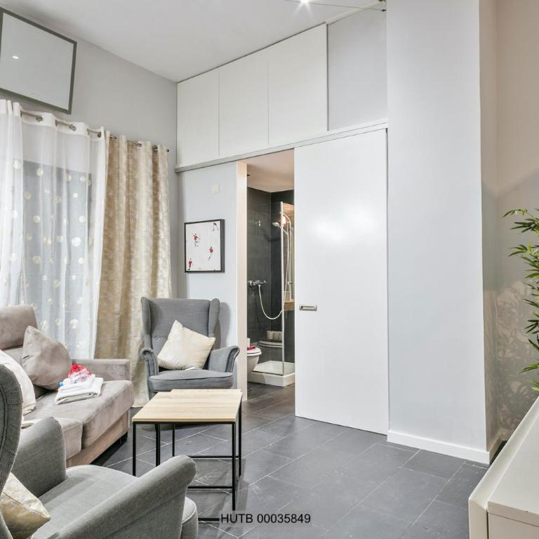 Alcam Les Corts - Three-Bedroom Apartment - 11