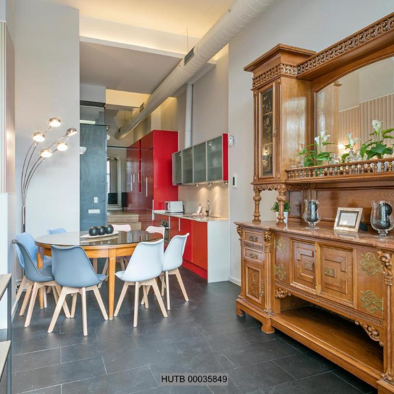 Alcam Les Corts - Three-Bedroom Apartment - 2