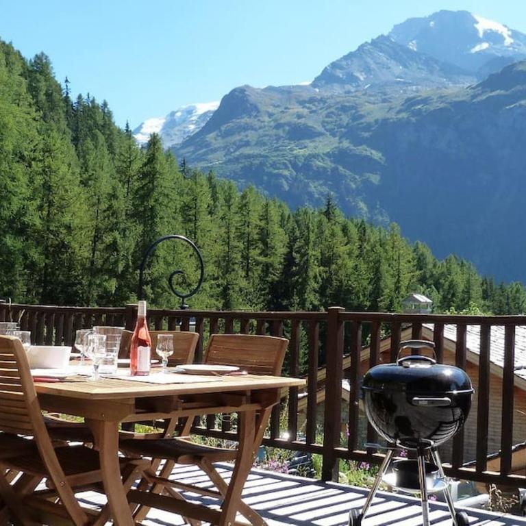 Chalet Fegguese - 4 bedroom chalet with hot-tub - Chalet - 2
