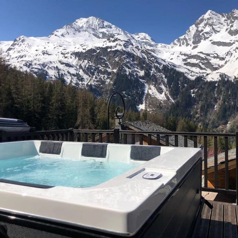 Chalet Fegguese - 4 bedroom chalet with hot-tub - Chalet - 8