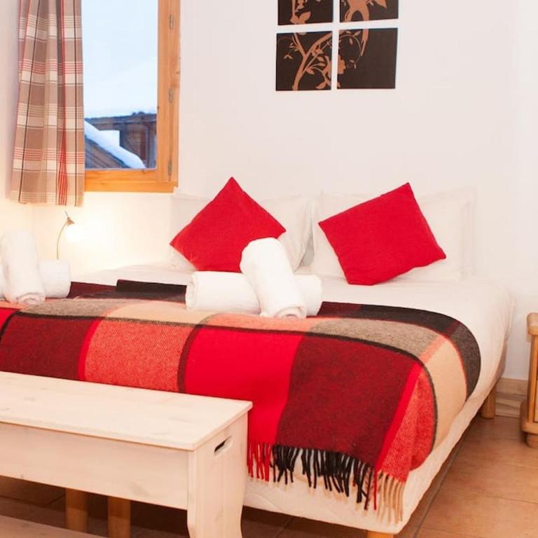 Chalet Fegguese - 4 bedroom chalet with hot-tub - Chalet - 11