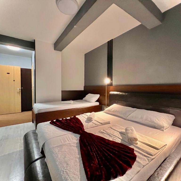 Hotel & Spa Villa Luxe - Triple Room - 10