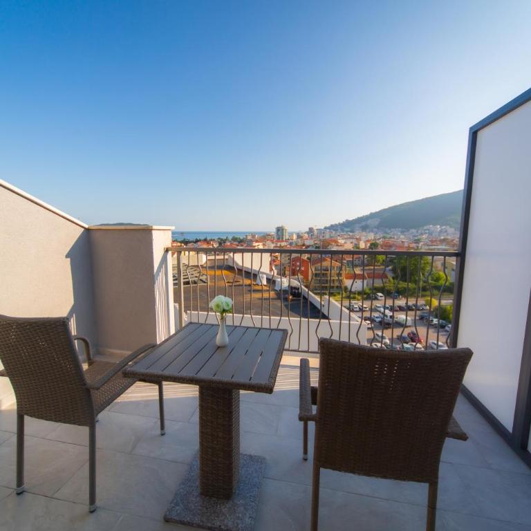 Rooftop Apartments & Rooms - Deluxe Double Room with Balcony and Sea View - 2