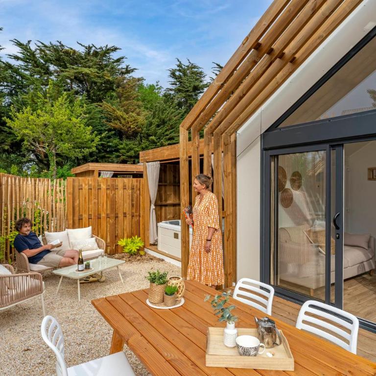 Camping La Forêt - Villa - Vue sur Jardin - 6