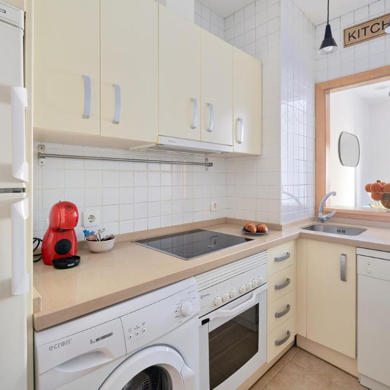 APARTAMENTO EN EL CENTRO, TRANQUILO Y LUMINOSO - One-Bedroom Apartment - 14