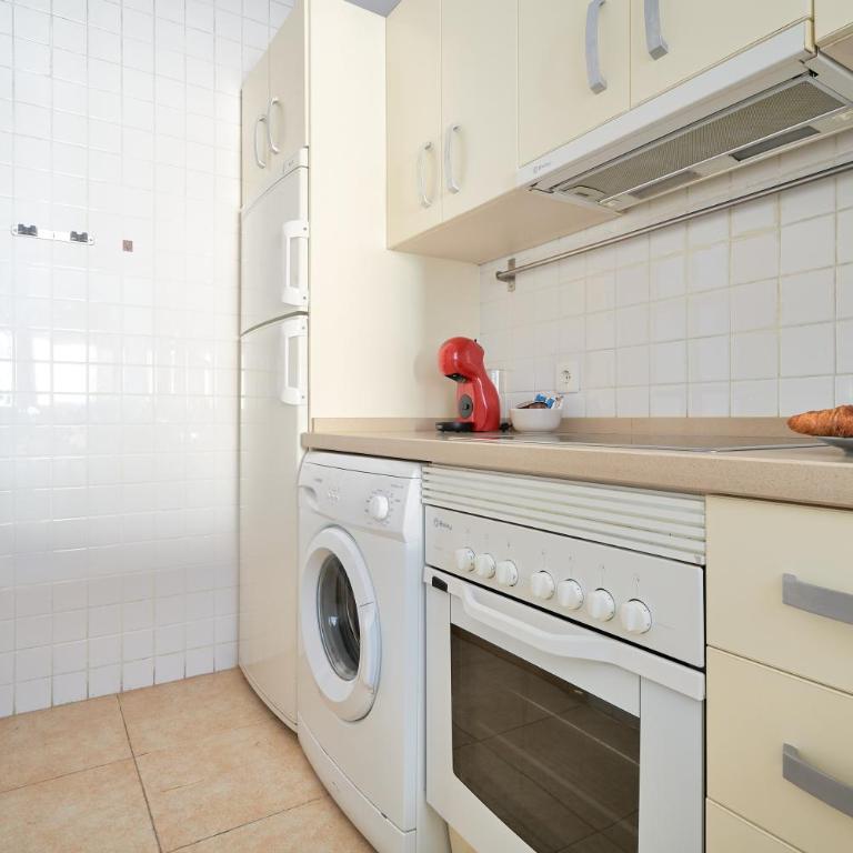 APARTAMENTO EN EL CENTRO, TRANQUILO Y LUMINOSO - One-Bedroom Apartment - 15
