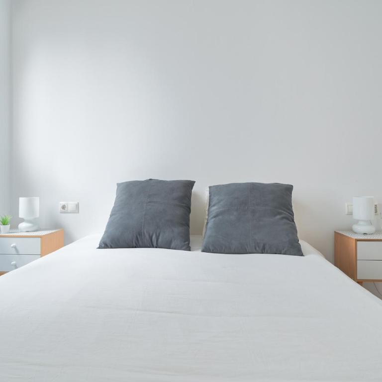 APARTAMENTO EN EL CENTRO, TRANQUILO Y LUMINOSO - One-Bedroom Apartment - 19