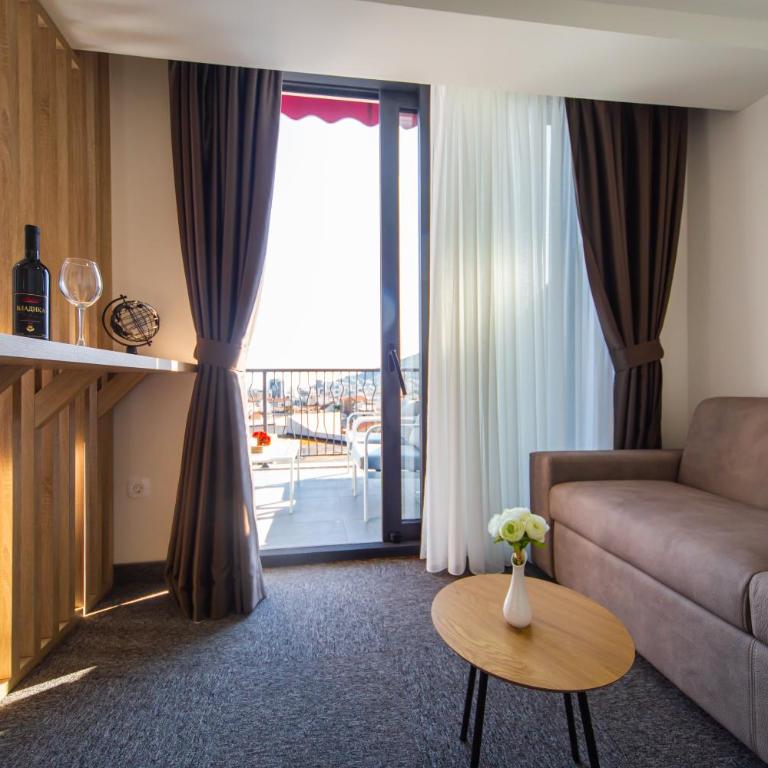 Rooftop Apartments & Rooms - Deluxe Double Room with Balcony and Sea View - 2