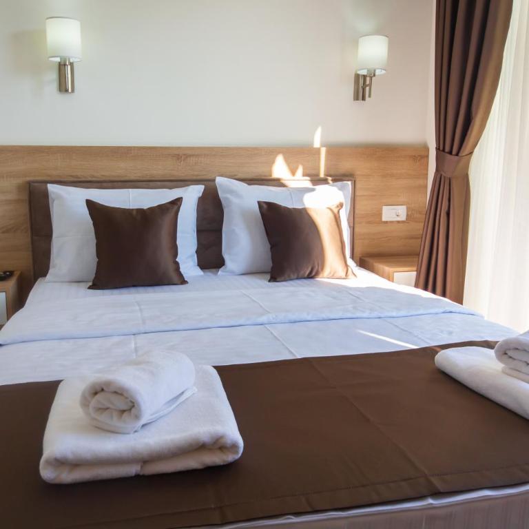 Rooftop Apartments & Rooms - Deluxe Double Room with Balcony and Sea View - 12
