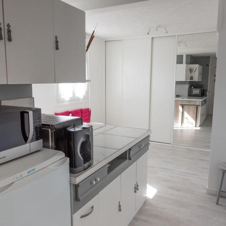 Studio Privé & Calme à S-Nazaire pr Parc Paysager - Appartement 1 Chambre - 12