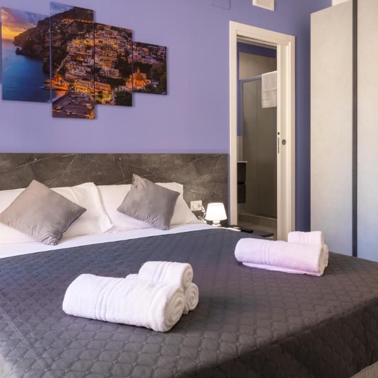 Partenope Guest House - Camera Matrimoniale con Balcone - 1