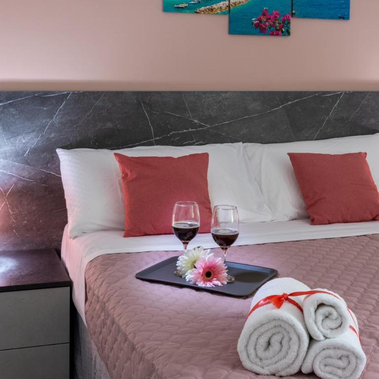 Partenope Guest House - Camera Matrimoniale - 1