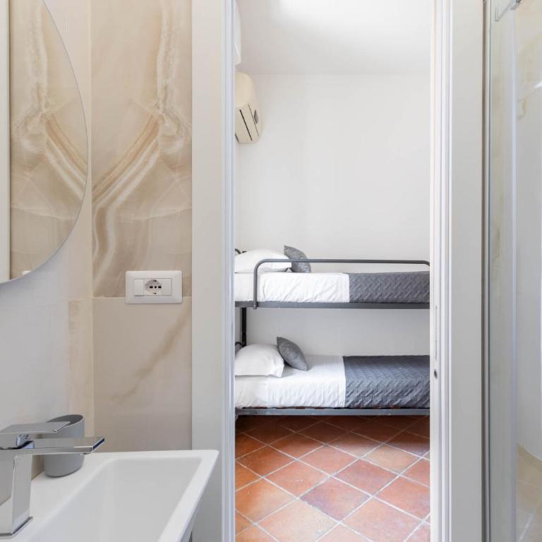 iFlat Pantheon's roomy and friendly apartment - Three-Bedroom Apartment - 4