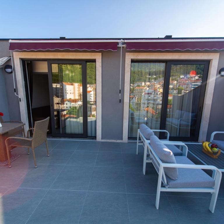 Rooftop Apartments & Rooms - Deluxe Queen Room - 7