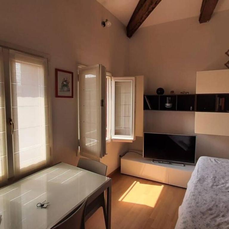 Vicinissimo a Piazza San Marco Silenzioso con Vista sui Campanili - Studio Apartment - 6