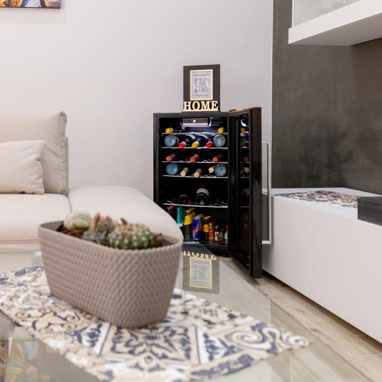 [The historical center of Palermo] La Dolce Vita - Two-Bedroom House - 12