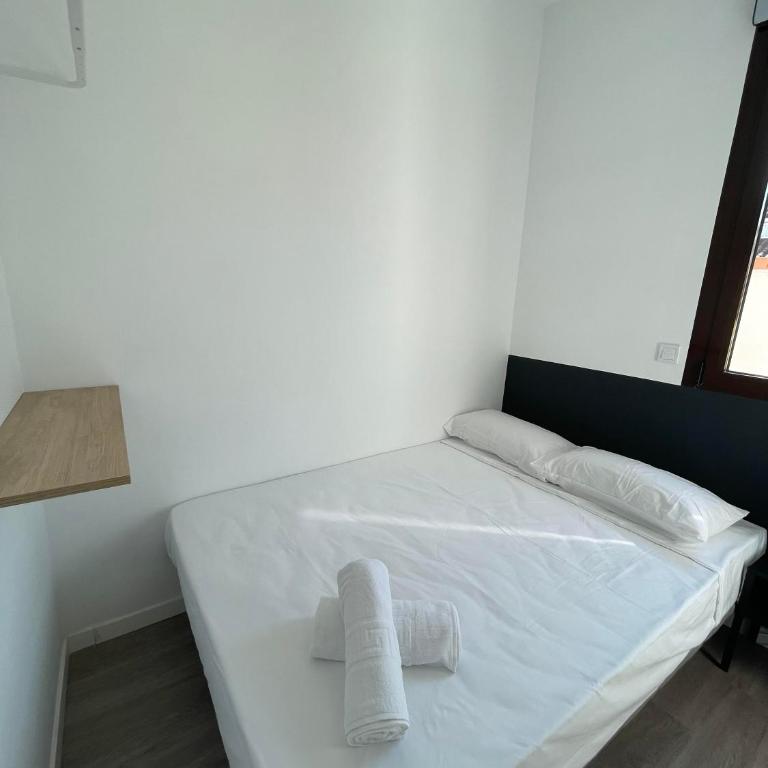 Atocha habitaciones - Double Room with Private Bathroom - 5