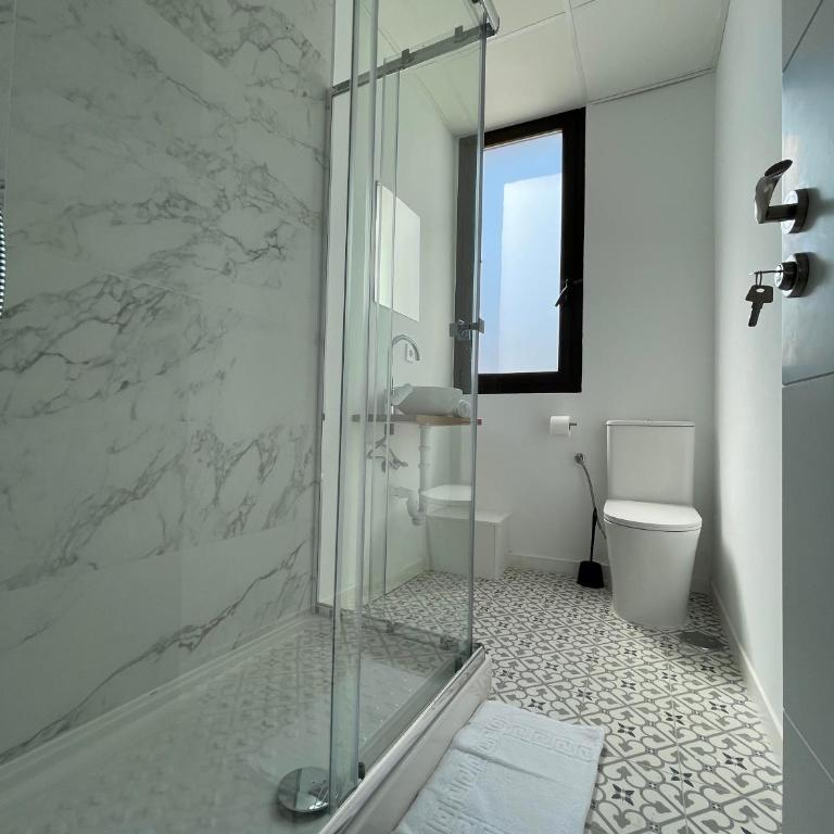 Atocha habitaciones - Double Room with Private External Bathroom - 3