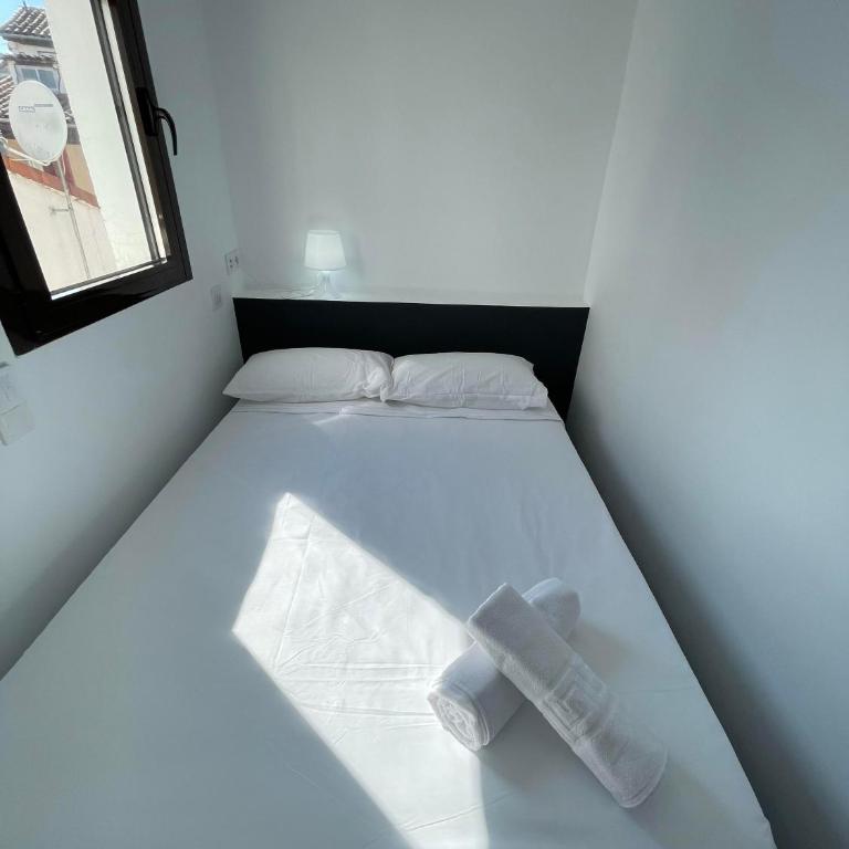 Atocha habitaciones - Double Room with Private Bathroom - 1