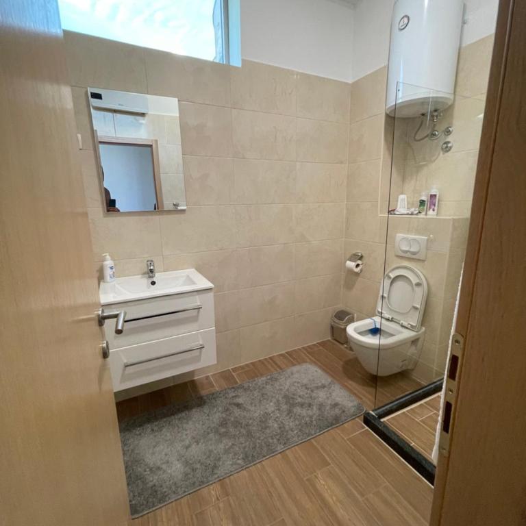 Lux Apartments - One-Bedroom Apartment - 7