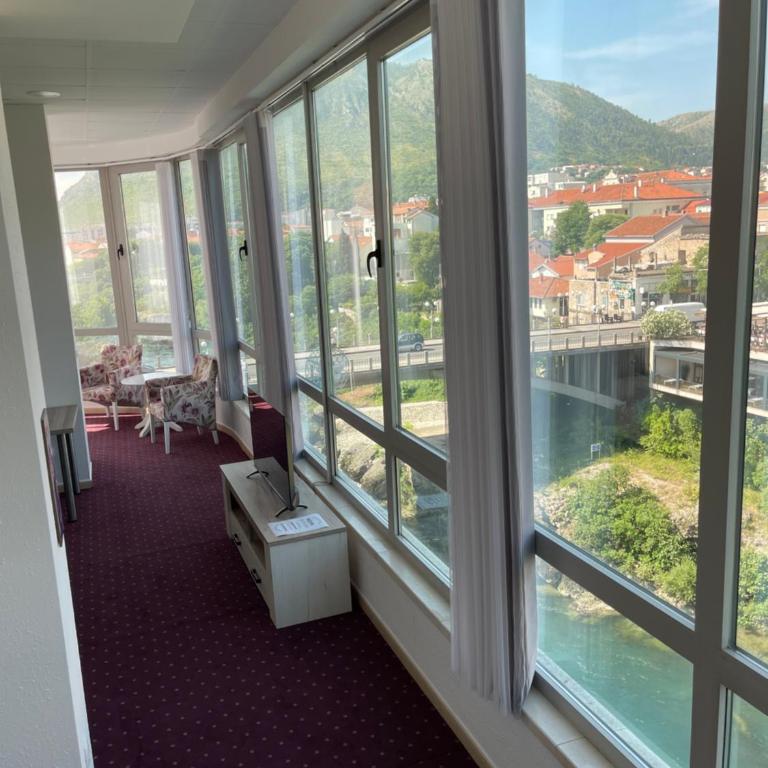 Lux Apartments - One-Bedroom Apartment - 6