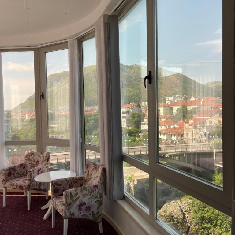 Lux Apartments - One-Bedroom Apartment - 11