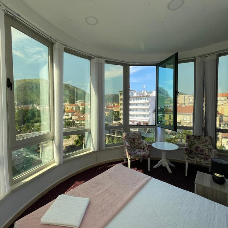 Lux Apartments - One-Bedroom Apartment - 7