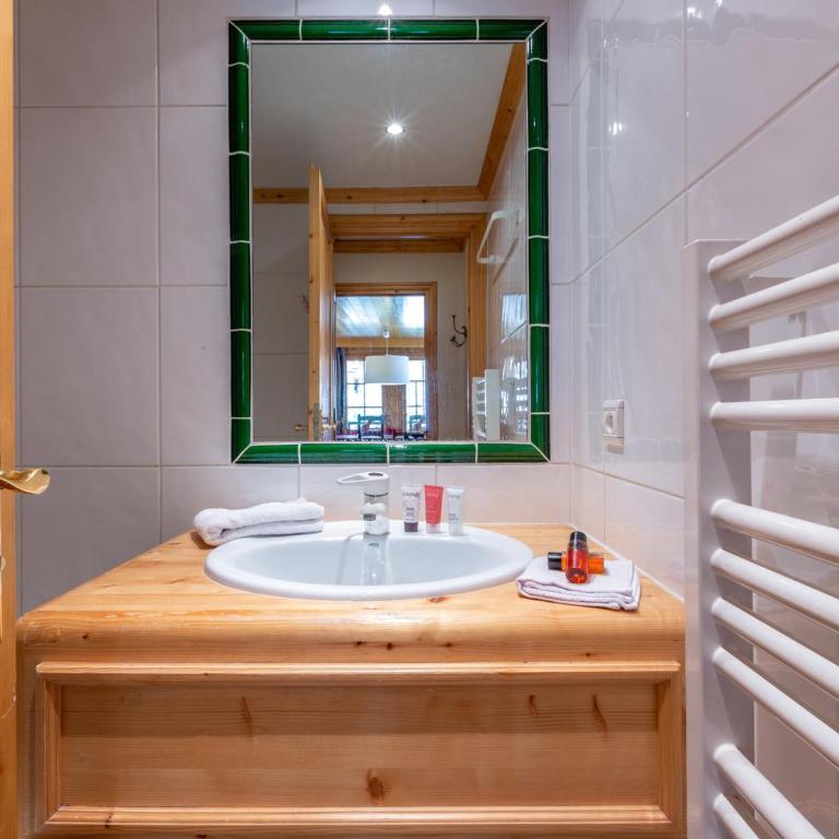 Appartement standing 3 pièces avec terrasse, cheminée, parking et WiFi à Val-d'Isère - FR-1-694-199 - Appartement - 16