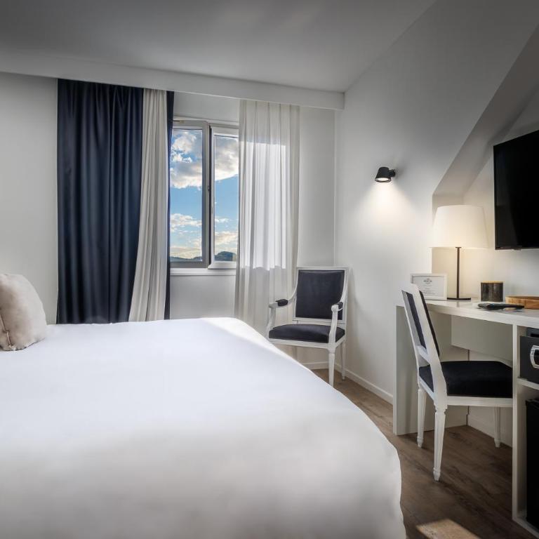 Belfry & Spa by Ligne St Barth - Chambre Lit King-Size avec Accès Gratuit au Spa - Vue sur Sanctuaire - 4