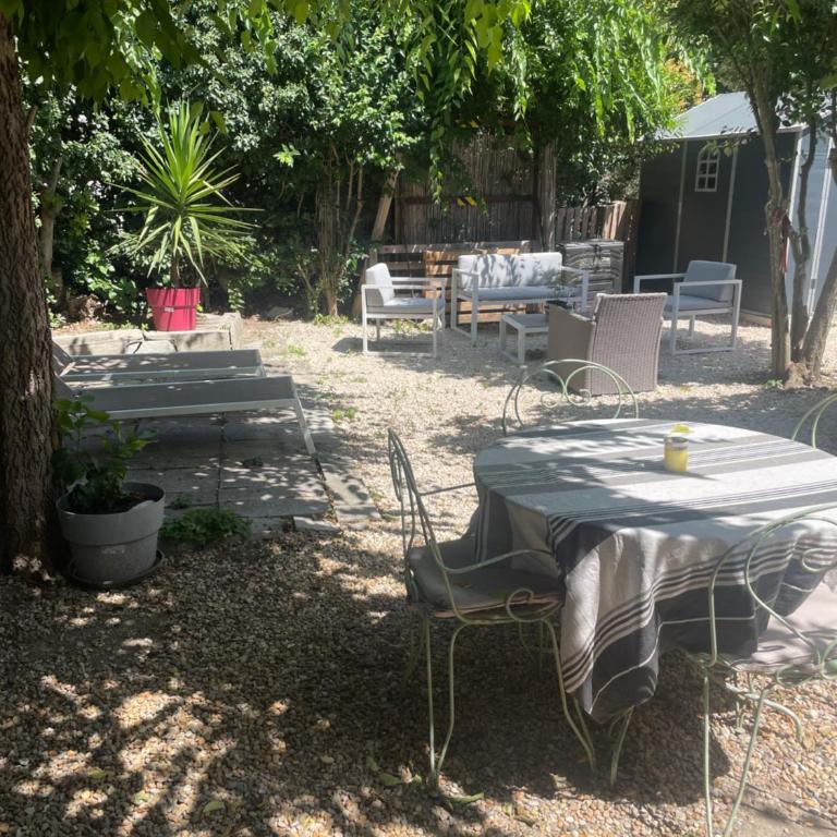 Appartement avec jardin en ville - Two-Bedroom Apartment - 1